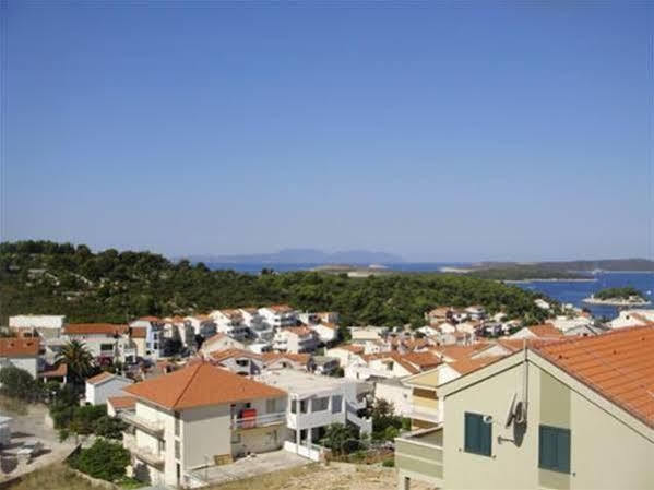 Apartments Mazuran Χβαρ Εξωτερικό φωτογραφία