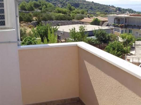 Apartments Mazuran Χβαρ Εξωτερικό φωτογραφία